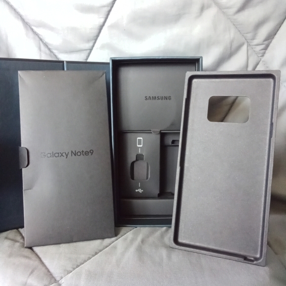 NO PHONE Samsung Galaxy Note 9 128 GB Box with Manual & Spare Parts 2018 - Picture 4 of 11